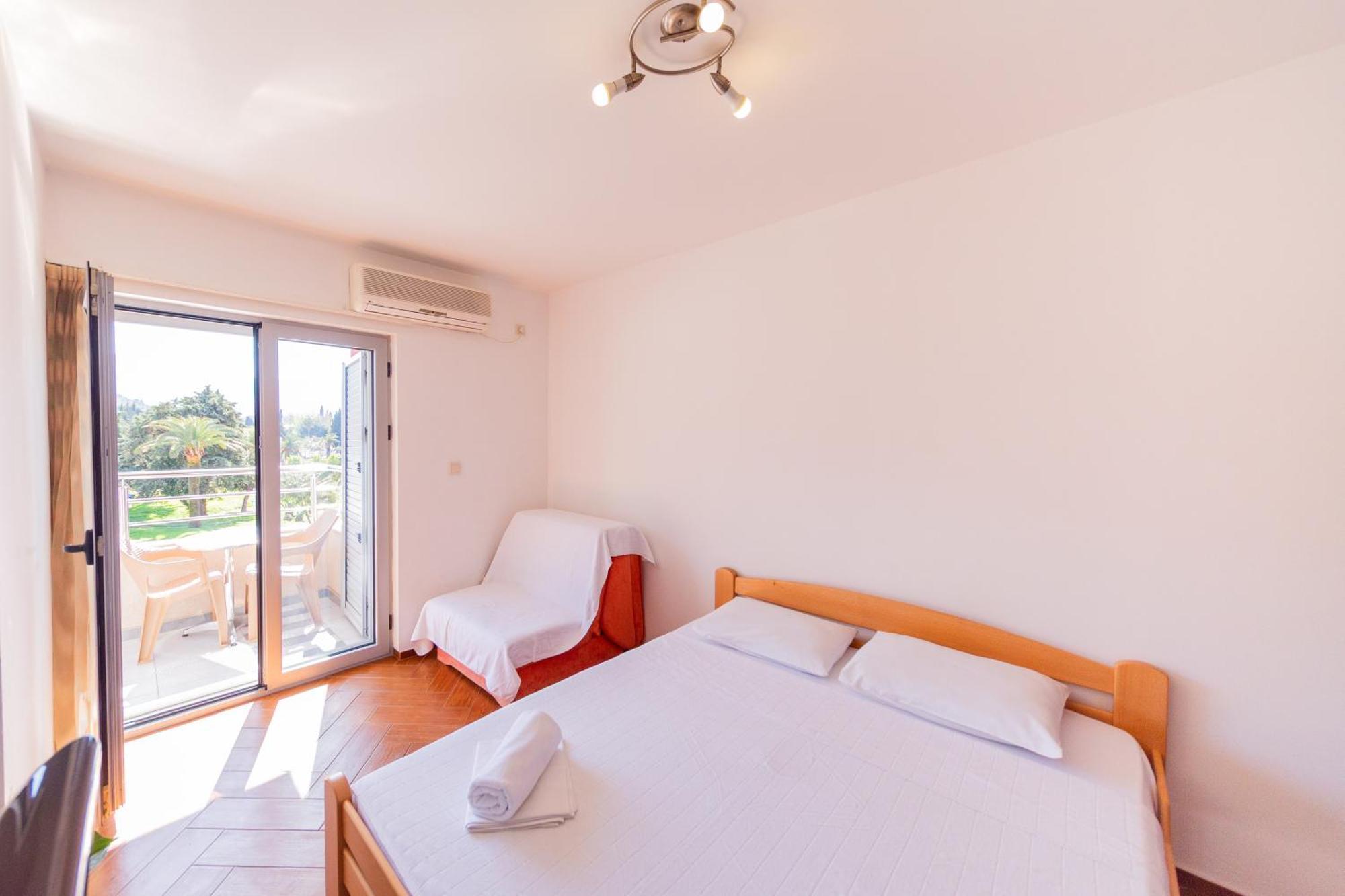 Sms Apartments Budva Exteriör bild